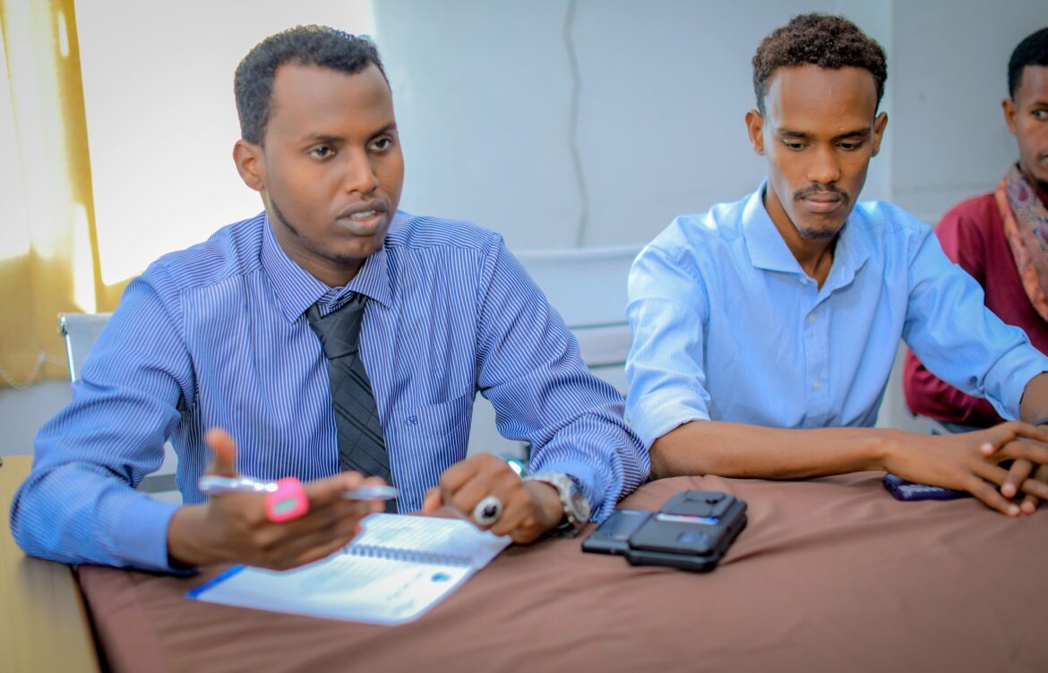 Information Sharing Meeting Between University Administration and Student Leadership